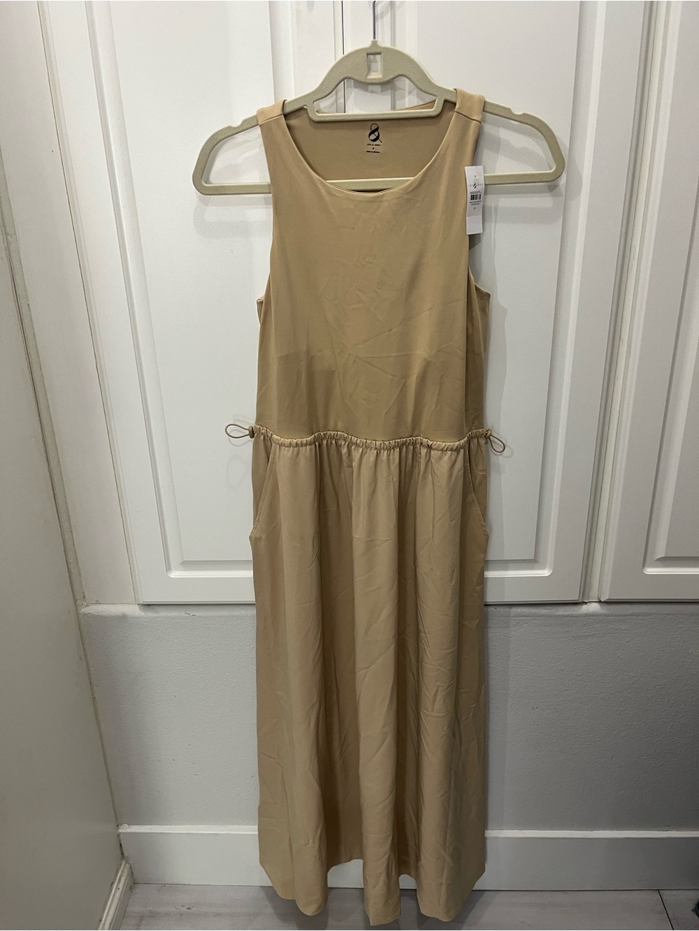 Lou & Grey Side Bungee Pocket Midi Dress